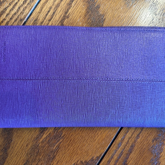 Damiani purple wallet. Brand new w/tags. 8.5” x 4.5”. BNWT. Excellent condition - Picture 3 of 9